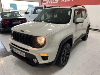 Usado Jeep Renegade Night Eagle 140 CV (102 kW) 2019 Blanco SUV