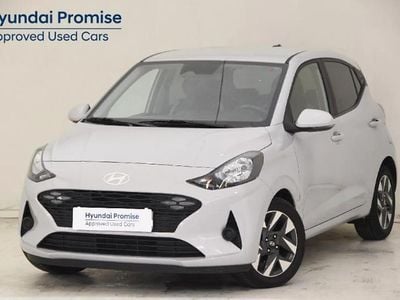 Usado Hyundai i10 67 CV (49 kW) 2025 Gris/plata Utilitario