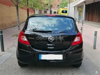 Usado Opel Corsa Essentia 65 CV (47 kW) 2011 Negro Utilitario