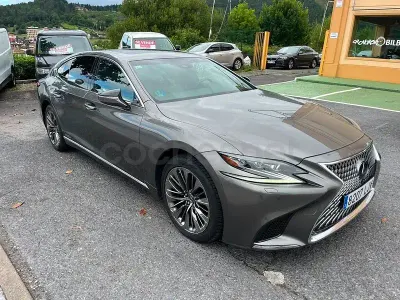 Usado Lexus LS500h Business Edition 359 CV (264 kW) 2020 Gris / plata Berlina