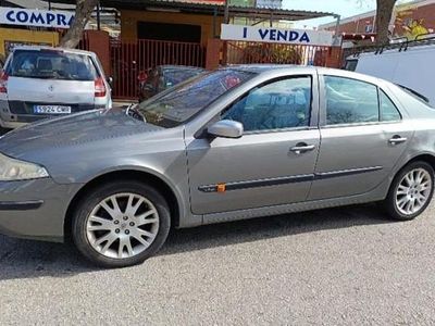 Usado Renault Laguna II Dynamique 120 CV (88 kW) 2003 Gris Berlina
