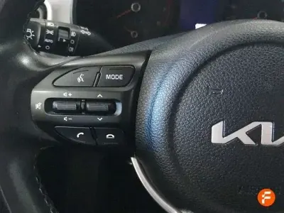 Usado Kia Stonic 100 CV (73 kW) 2023 Blanco SUV