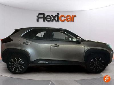 Usado Toyota Yaris Hybrid Active 116 CV (85 kW) 2024 Gris