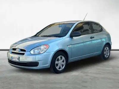 Usado Hyundai Accent 97 CV (71 kW) 2007 Azul Utilitario