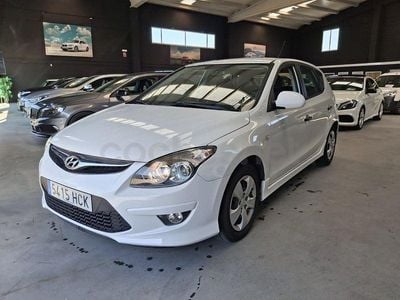 Usado Hyundai i30 Classic 90 CV (66 kW) 2011 Blanco Berlina