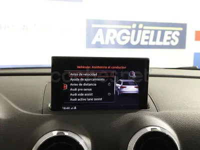 Usado Audi RS3 Advanced 400 CV (294 kW) 2018 Gris / plata Berlina