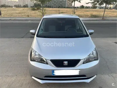 Usado Seat Mii Reference 60 CV (44 kW) 2015 Gris / plata Utilitario