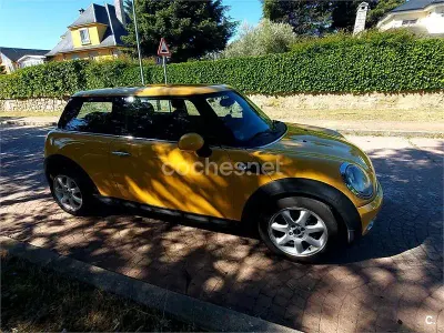 Usado Mini ONE 90 CV (66 kW) 2007 Amarillo Utilitario