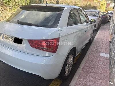 Usado Audi A1 Attraction 86 CV (63 kW) 2012 Azul Berlina