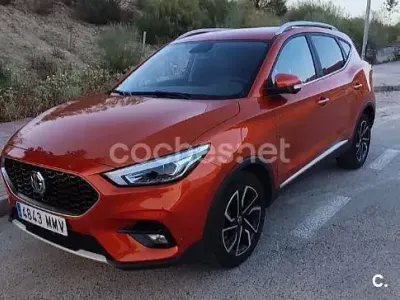 Usado MG ZS Luxury 106 CV (77 kW) 2024 Naranja SUV