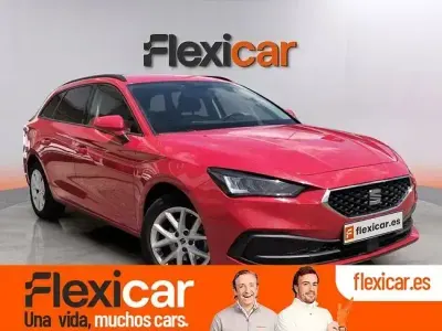 Usado Seat Leon Style 110 CV (80 kW) 2023 Rojo