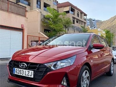 Usado Hyundai i20 84 CV (61 kW) 2022 Rojo Utilitario