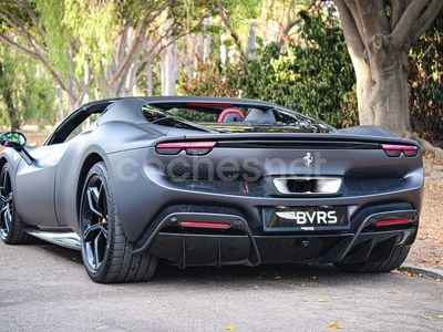 Usado Ferrari 296 830 CV (610 kW) 2023 Gris / plata Coupe