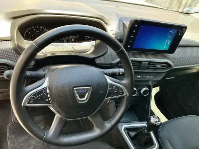 Usado Dacia Jogger Comfort 110 CV (80 kW) 2022 Blanco Monovolumen