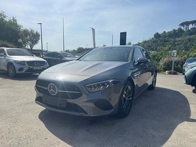 Novo Mercedes A180 136 HP (100 kW) 2026 Cinzento