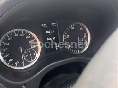 Mercedes V220