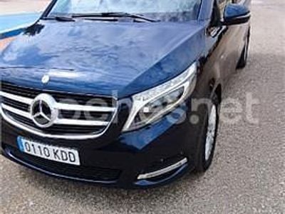 Azul Usado 2017 Mercedes V220 Exclusive Monovolumen | 30.000 €