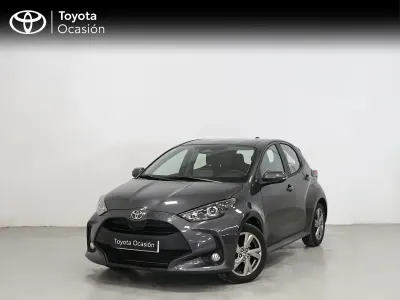 Usado Toyota Yaris Active 116 CV (85 kW) 2025 Gris Utilitario