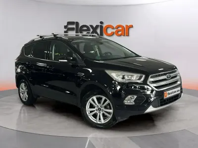 Usado Ford Kuga Titanium 120 CV (88 kW) 2019 Negro SUV