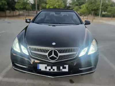 Usado Mercedes E220 Elegance 170 CV (125 kW) 2012 Negro Descapotable