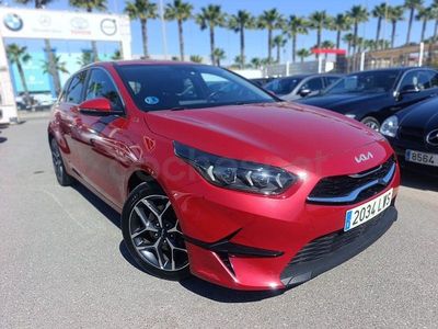 Używany Kia Ceed 136 KM (100 kW) 2022 Czerwony Hatchback