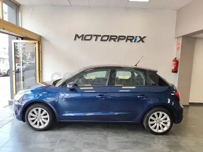 Usado Audi A1 Sportback 116 CV (85 kW) 2017 Azul Utilitario