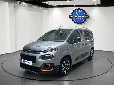 Usado Citroën Berlingo Shine 102 CV (75 kW) 2020 Gris / plata Monovolumen