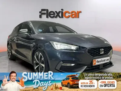Usado Seat Leon FR 150 CV (110 kW) 2022 Gris / plata Berlina