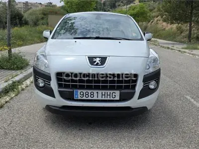 Usado Peugeot 3008 Premium 112 CV (82 kW) 2011 Blanco Familiar