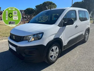 Gebraucht Peugeot Rifter Access 100 PS (73 kW) 2020 Weiß Van / Kleinbus