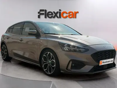Usado Ford Focus ST-Line 120 CV (88 kW) 2018 Beige Berlina