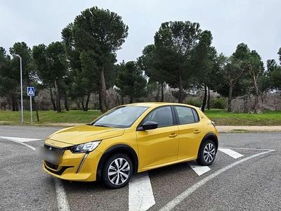 Usado Peugeot e-208 Allure 100 kW (136 CV) 2023 Amarillo Utilitario