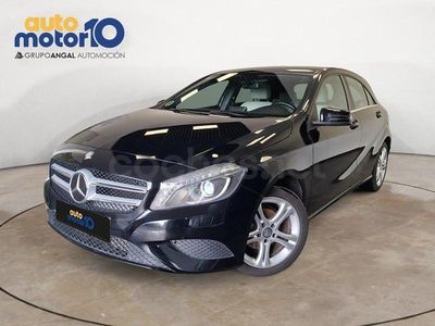 Usado Mercedes A180 Urban 109 HP (80 kW) 2014 Preto Sedan