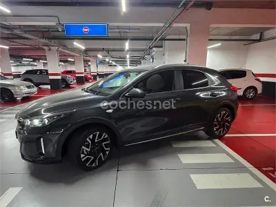 Usado Kia XCeed 120 CV (88 kW) 2023 Gris / plata SUV