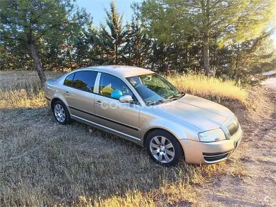 Usado Skoda Superb Comfort 130 CV (95 kW) 2004 Beige Berlina