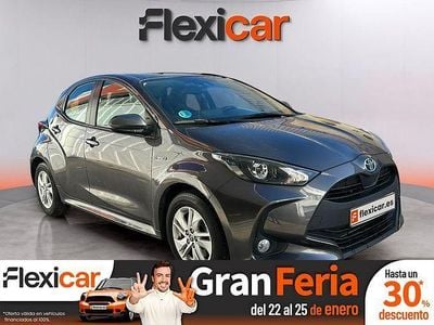 Gris Usado 2021 Toyota Yaris Hybrid Style | 16.490 € (Super precio)