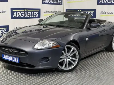 Usado Jaguar XK 298 CV (219 kW) 2006 Gris Descapotable