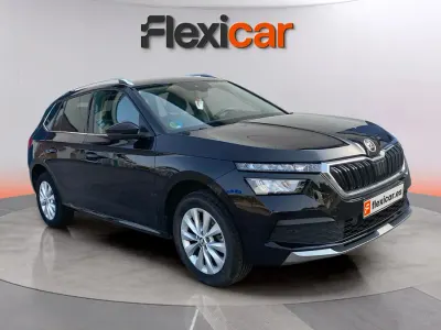 Usado Skoda Kamiq Ambition 90 CV (66 kW) 2022 Negro SUV