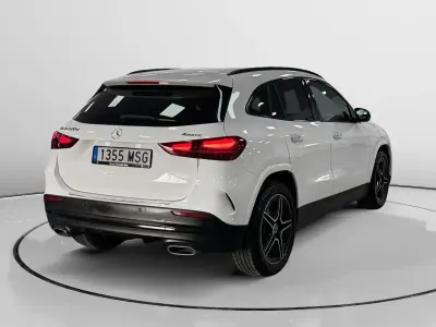 Usado Mercedes GLA200 150 CV (110 kW) 2024 Blanco SUV
