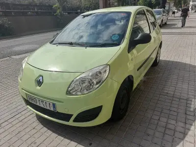 Usado Renault Twingo Authentique 60 CV (44 kW) 2008 Verde Utilitario