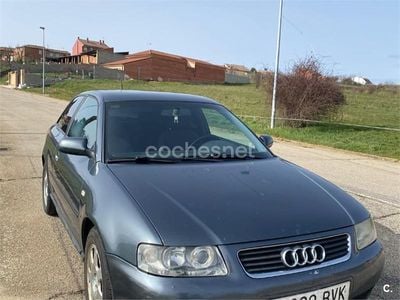 Usado Audi A3 Ambiente 110 CV (80 kW) 2002 Negro Utilitario