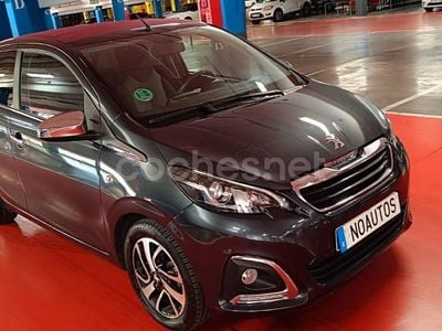Gris / plata Usado 2015 Peugeot 108 Allure Berlina | 5750 € (Precio justo)