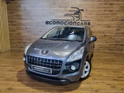 Usado Peugeot 3008 Premium 112 CV (82 kW) 2011 Gris / plata Familiar