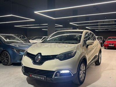 Usado Renault Captur Intens 120 CV (88 kW) 2015 Beige SUV
