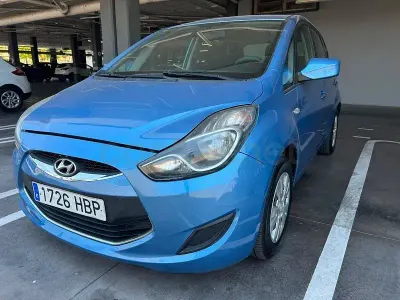 Usado Hyundai ix20 Comfort 77 CV (56 kW) 2011 Azul Utilitario