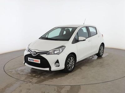 Blanco Usado 2015 Toyota Yaris City Utilitario | 9599 € (Precio justo)