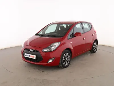 Usado Hyundai ix20 Comfort 90 CV (66 kW) 2018 Rojo Utilitario