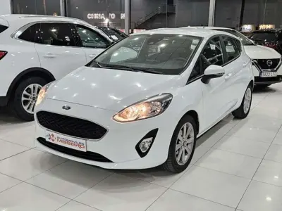 Usado Ford Fiesta Trend 86 CV (63 kW) 2019 Blanco Utilitario