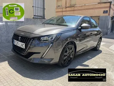 Usado Peugeot 208 Active 102 CV (75 kW) 2020 Gris / plata Utilitario