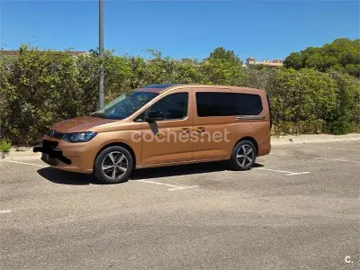 Usado VW Caddy Maxi 114 CV (83 kW) 2023 Beige Monovolumen